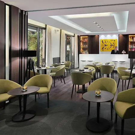 Hotel H10 Urquinaona Plaza (adults Only) 4*