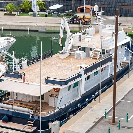 Luxury Boat Hotel en barco *