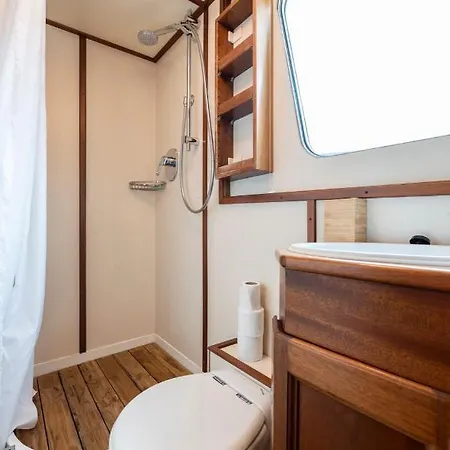 Luxury Boat Hotel en barco Sant Adrià de Besòs