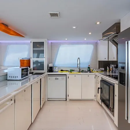 Luxury Boat Hotel en barco