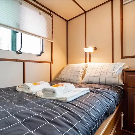 Luxury Boat Hotel en barco *