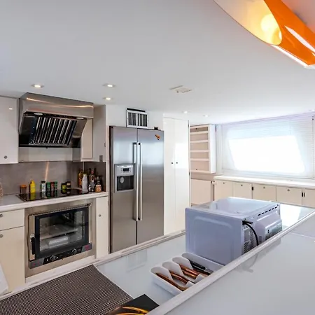 Hotel en barco Luxury Boat *