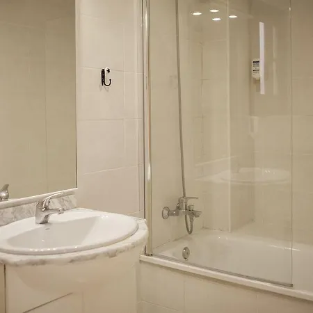 Hotel Ramblas Pasaje Bacardi 3*