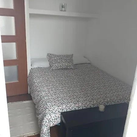 V Hostal 2*