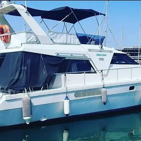 Beautiful Boat Botel *