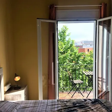Lovely & Bright Vila Olimpica Beach Apartment