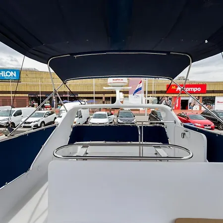 Barco El Marques Botel *