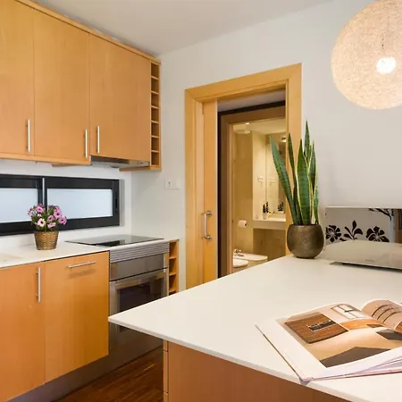 My Space Executive Center Apartment *
