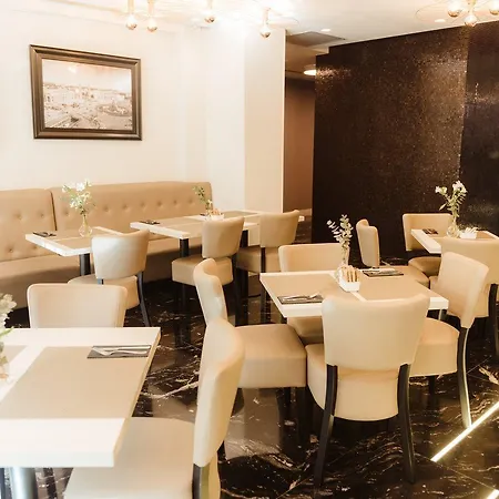 酒店 艾莉亚奥纳酒店 3*