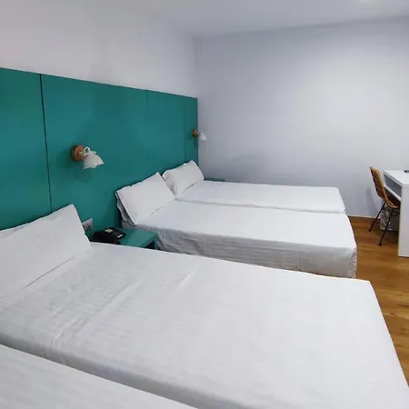 Pensjonat Yomo Bcn Port 2*