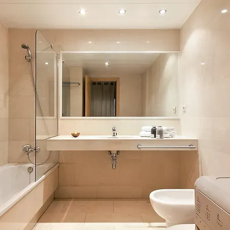 Urquinaona Apartment