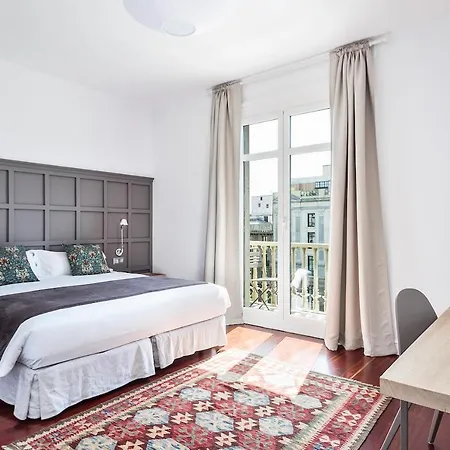 Milton House Gran Via *