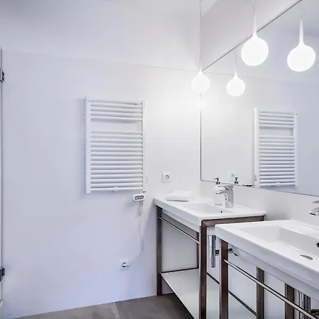 Milton House Gran Via Apartment Barcelona