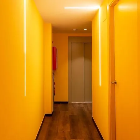 Hostelle - Women Only