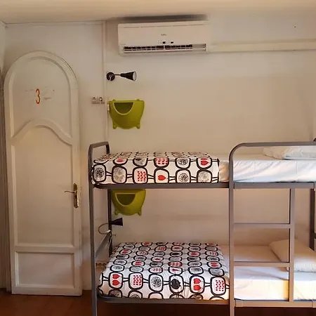 Hostel Diagonal House Barcelona