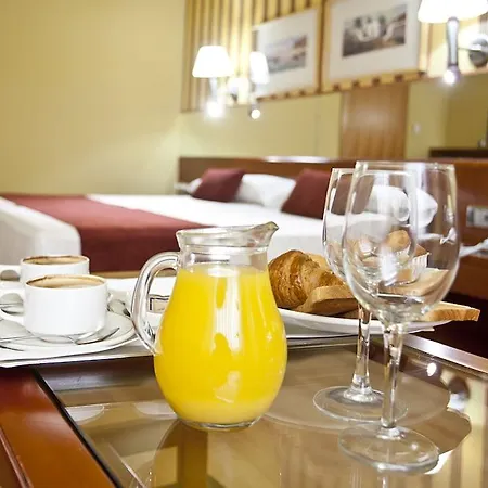 Ilunion Les Corts Spa Отель Барселона