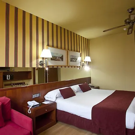 Отель Ilunion Les Corts Spa 4*