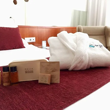 Ilunion Les Corts Spa 4* Барселона