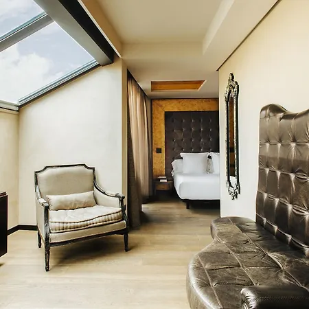 Bagues, A Small Luxury Of The World