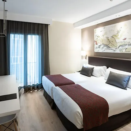 Otel Catalonia Castellnou Barselona