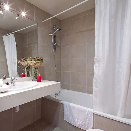 Charmsuites Nou Rambla *