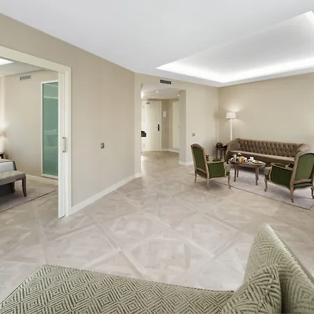 Отель Lamaro 5*