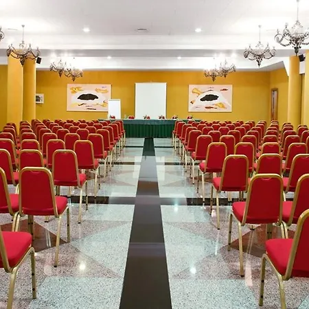 Ilunion Les Corts Spa Отель Барселона