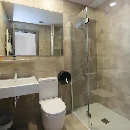 Hotell Esplugues 2*