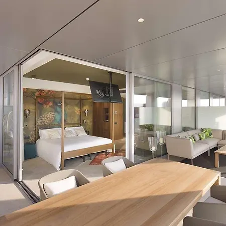 Sb Glow Hotel 4*