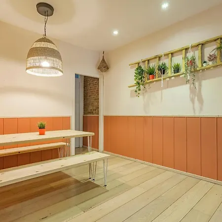 Hostal Bird House