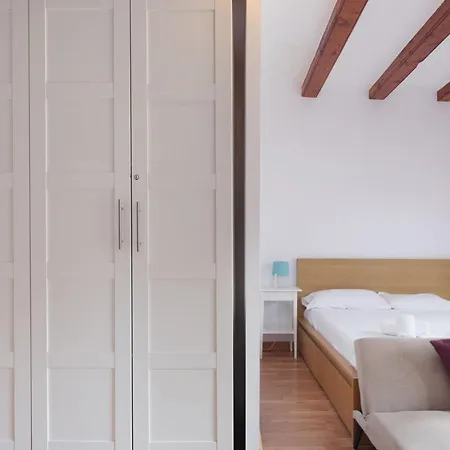 Spacious Doubleroom Apartment At Sants Apartment *