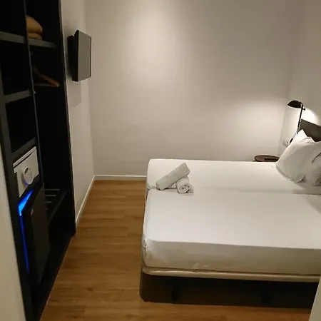 索姆尼特胜利门宾馆
