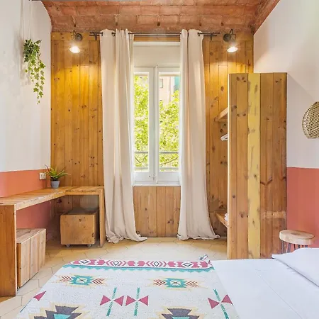 Bird House Hostal *