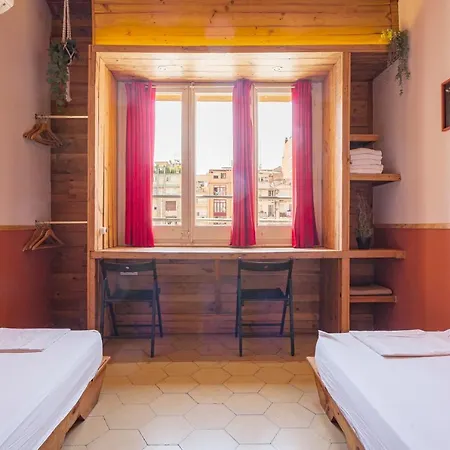 Hostal Bird House