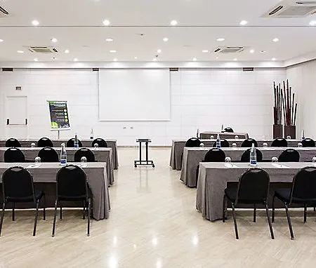 Nh Stadium מלון ברצלונה