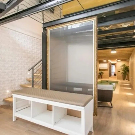 Amazing 3 Bedroom With Indoor Pool *