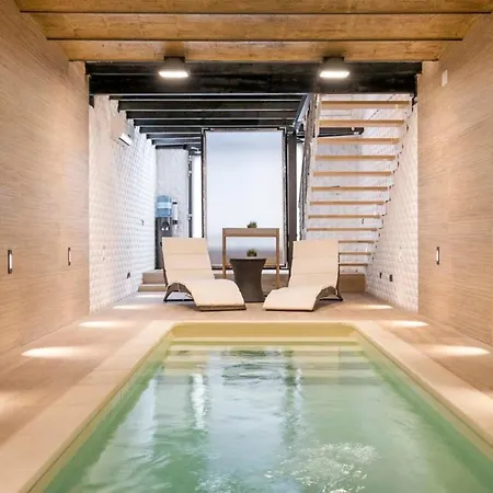 Amazing 3 Bedroom With Indoor Pool Apartment