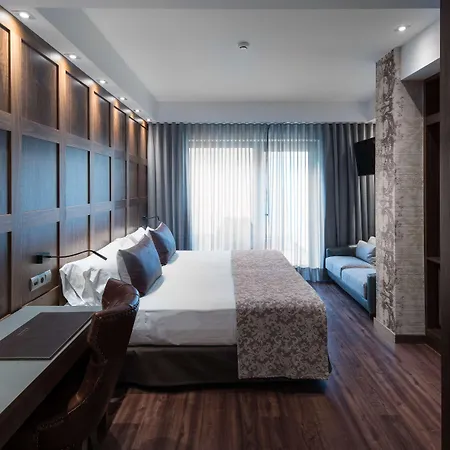 Hotel Catalonia Plaza Catalunya 4*