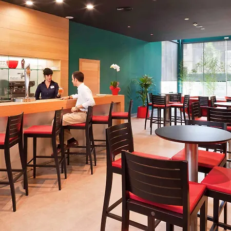 Ibis Plaza Glories 22@ Otel