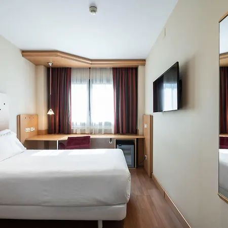 Catalonia La Maquinista 4*