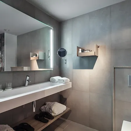 Upper Diagonal 4* Barcelona