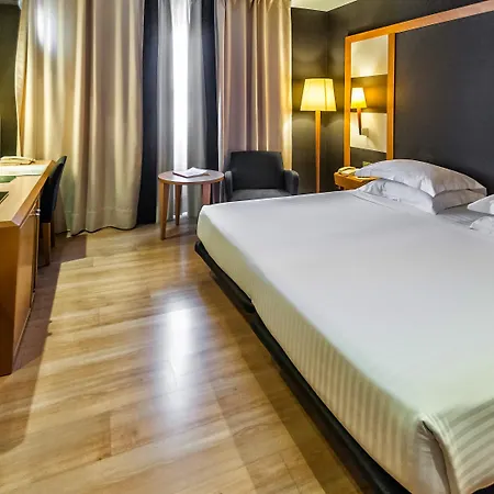 Universal Hotel 4*