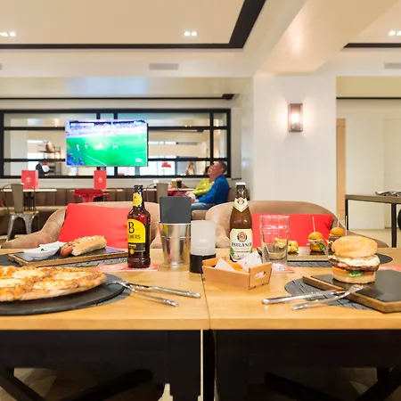 Universal Hotel 4*