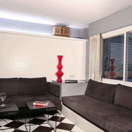 Szálloda Gran Derby Suites, A Small Luxury Of The World Barcelona