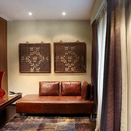 Hotel Gran Derby Suites, A Small Luxury Of The World Barcellona