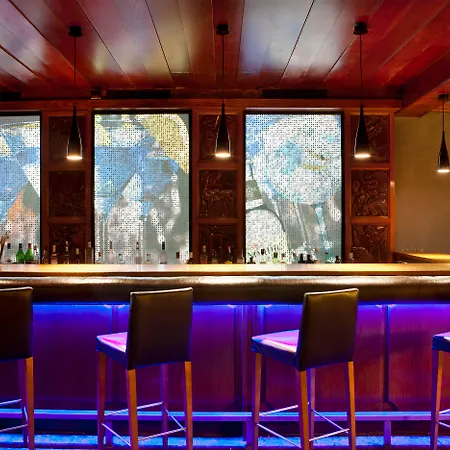 Hotel Gran Derby Suites, A Small Luxury Of The World Barcellona