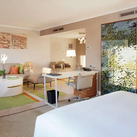Hilton Hotel 4*