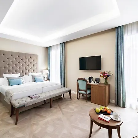 Hotel Lamaro