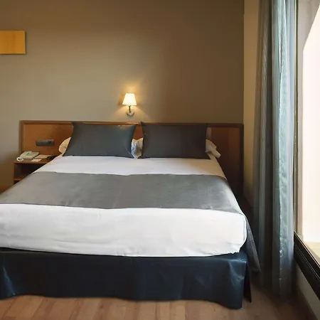 Otel Catalonia Castellnou Barselona