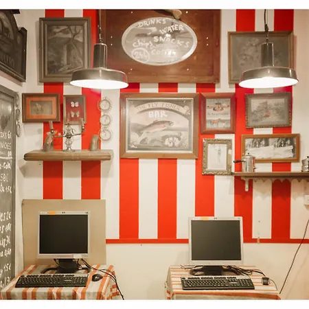 Inout Hostel La Floresta Pearson